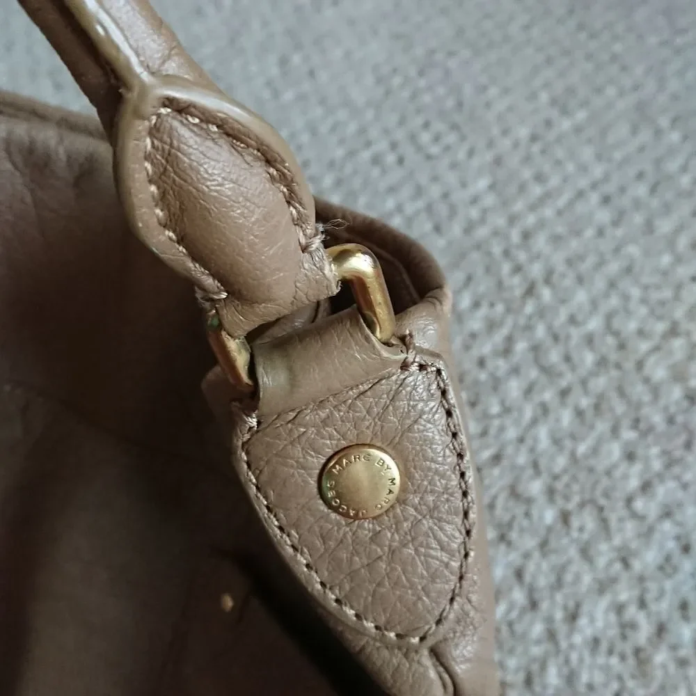 MARC by Marc Jacobs Preppy Leather Hobo Bag - light brown